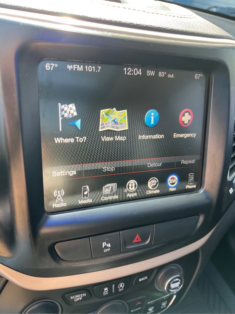 Used 2018 Jeep Cherokee Limited image 26