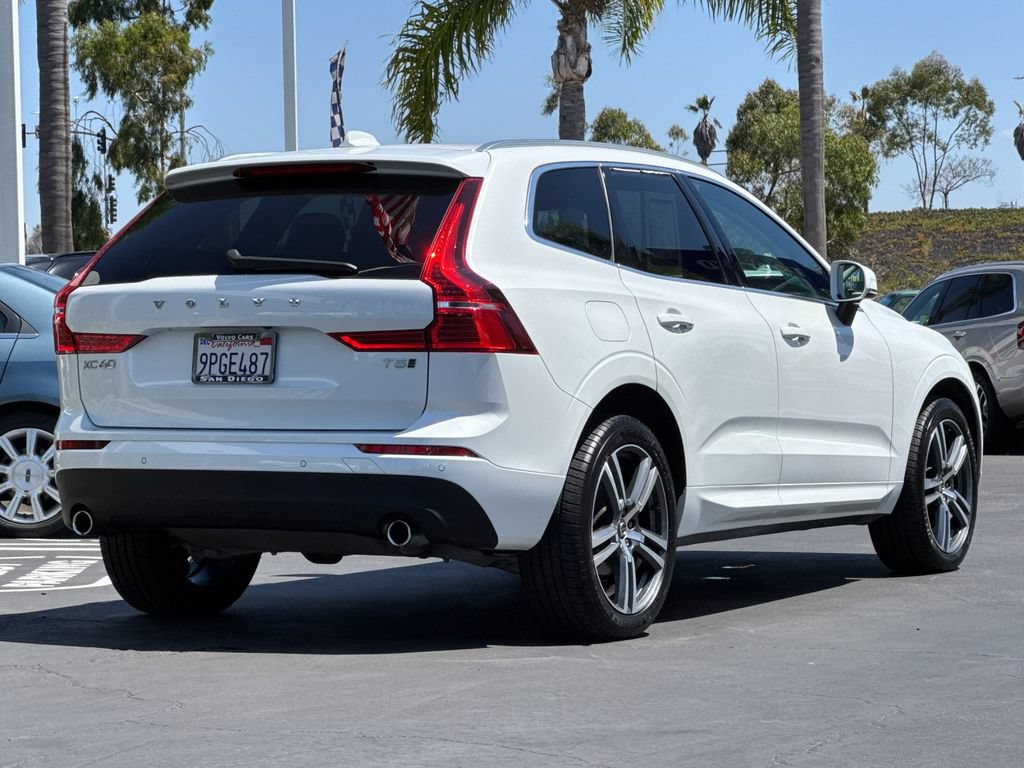 Used 2021 Volvo XC60 T5 Momentum w/ Premium Package AWD/4WD image 5