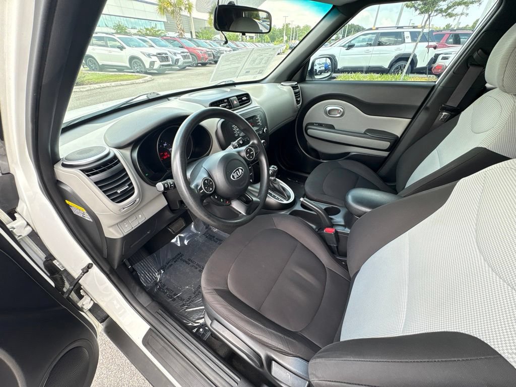 Used 2016 Kia Soul FWD image 10