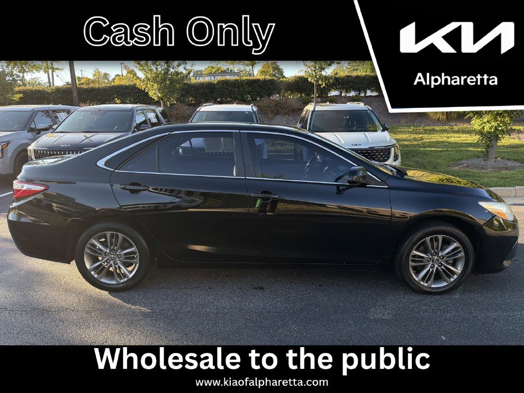 Used 2017 Toyota Camry LE FWD image 2