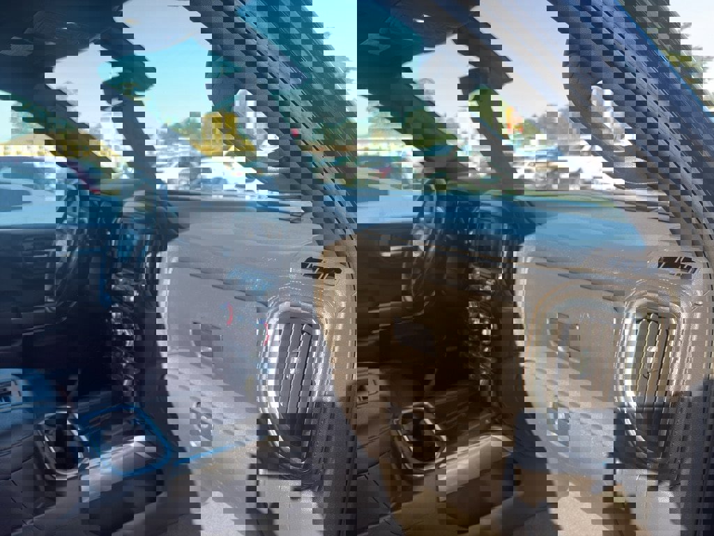 Used 2021 GMC Sierra 1500 AT4 w/ Technology Package image 27