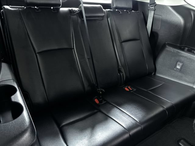 Used 2023 Toyota Highlander XLE AWD/4WD image 28