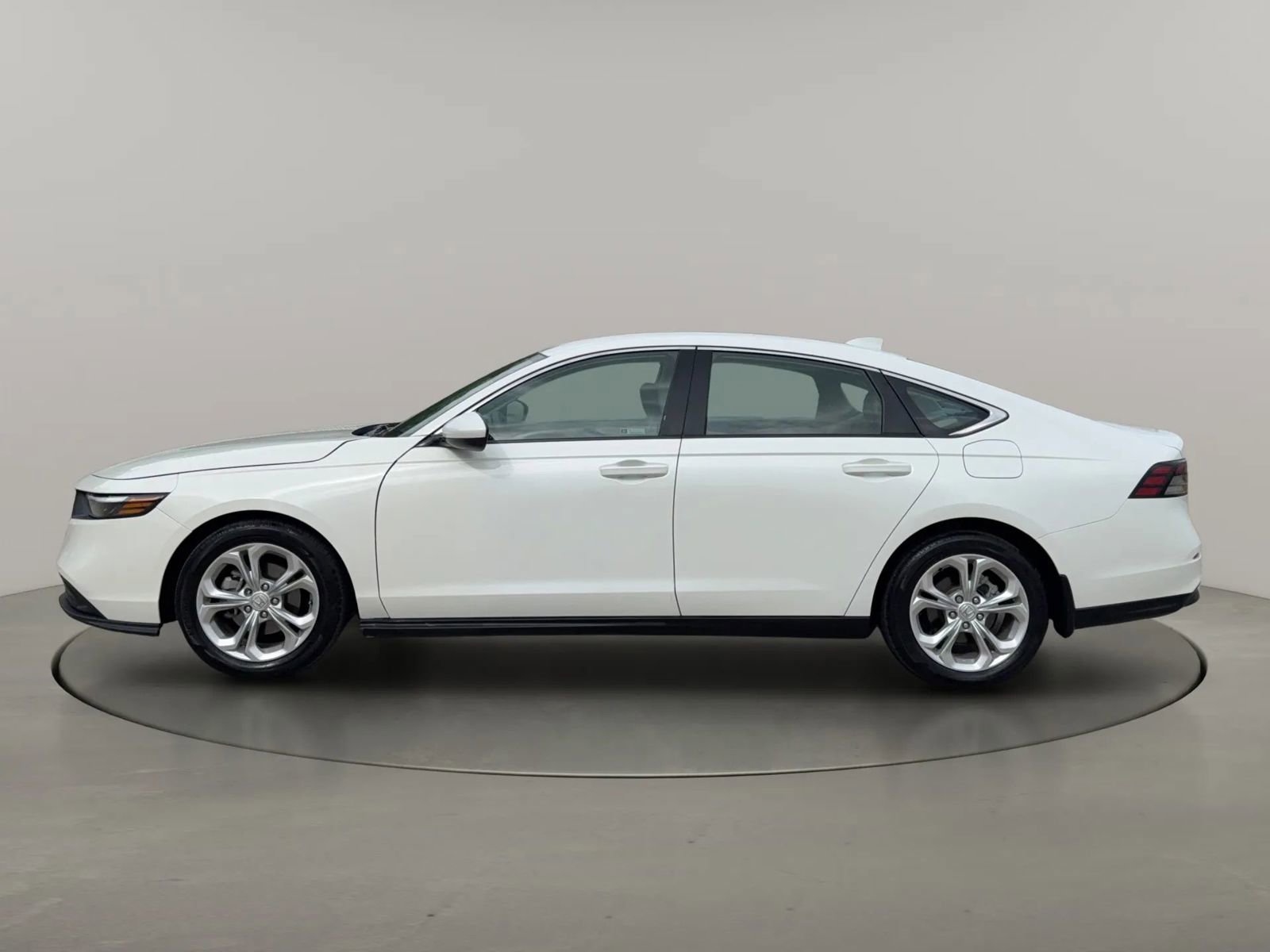 Used 2024 Honda Accord LX image 3