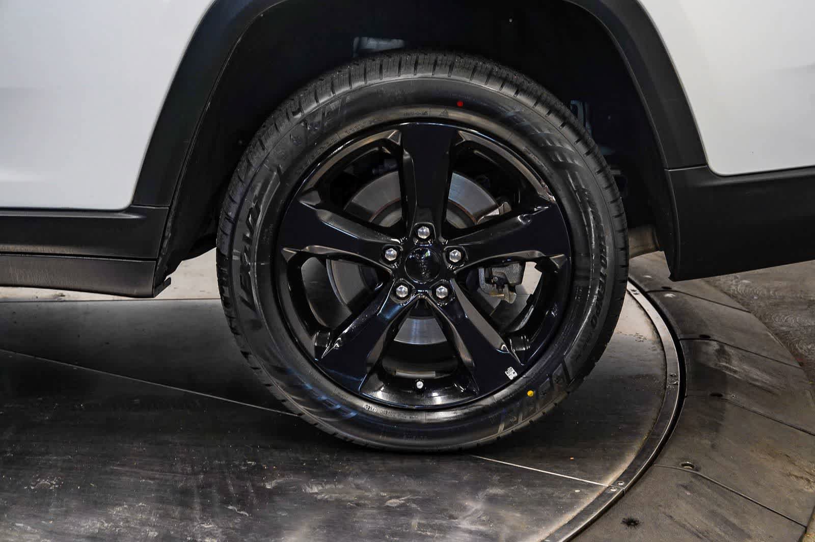 Used 2021 Jeep Grand Cherokee L Laredo AWD/4WD image 10