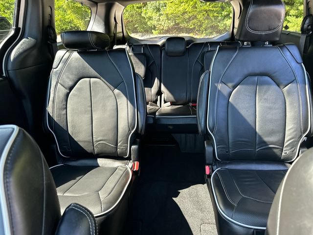Used 2025 Chrysler Pacifica Limited AWD/4WD image 39
