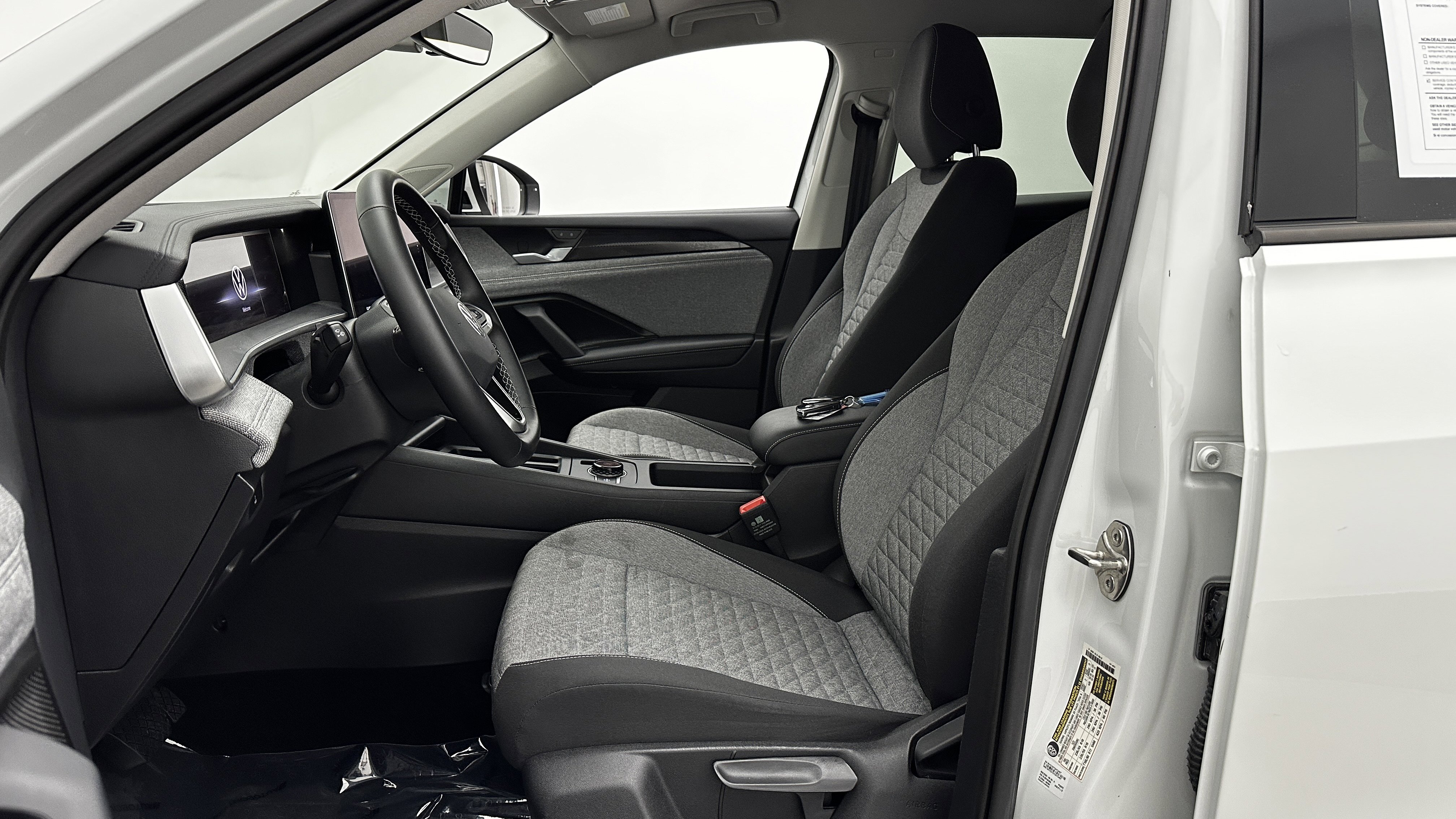 Used 2025 Volkswagen Tiguan S image 13
