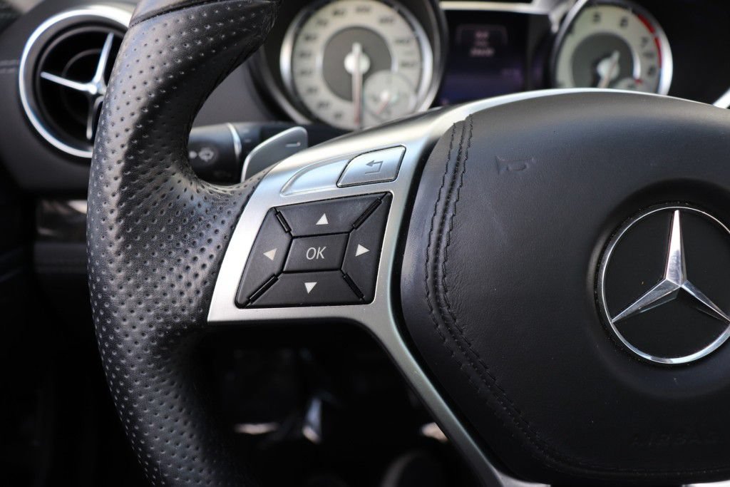 Used 2014 Mercedes-Benz SL 550 w/ Driver Assistance Package image 53