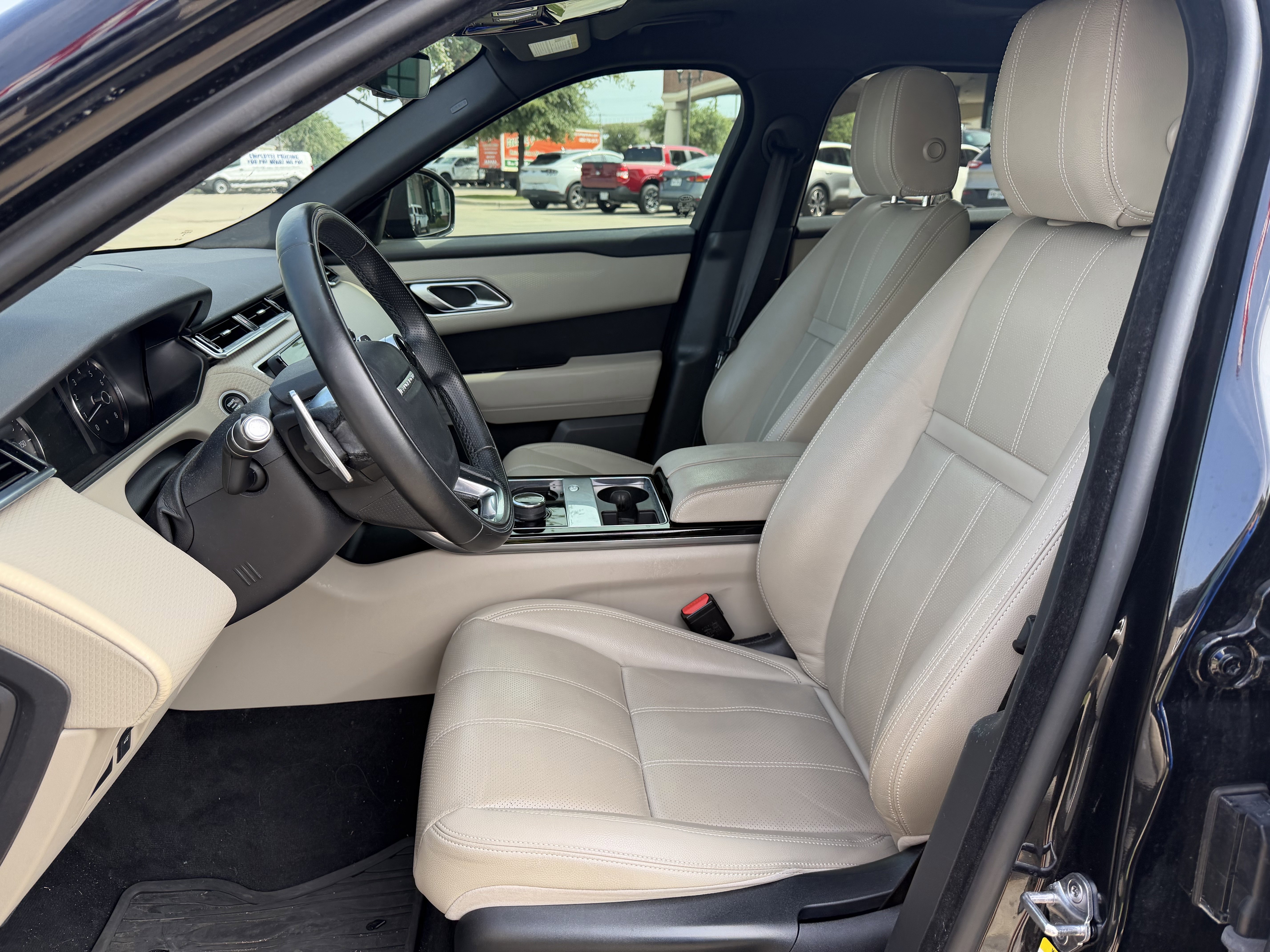Used 2020 Land Rover Range Rover Velar R-Dynamic S AWD/4WD image 27