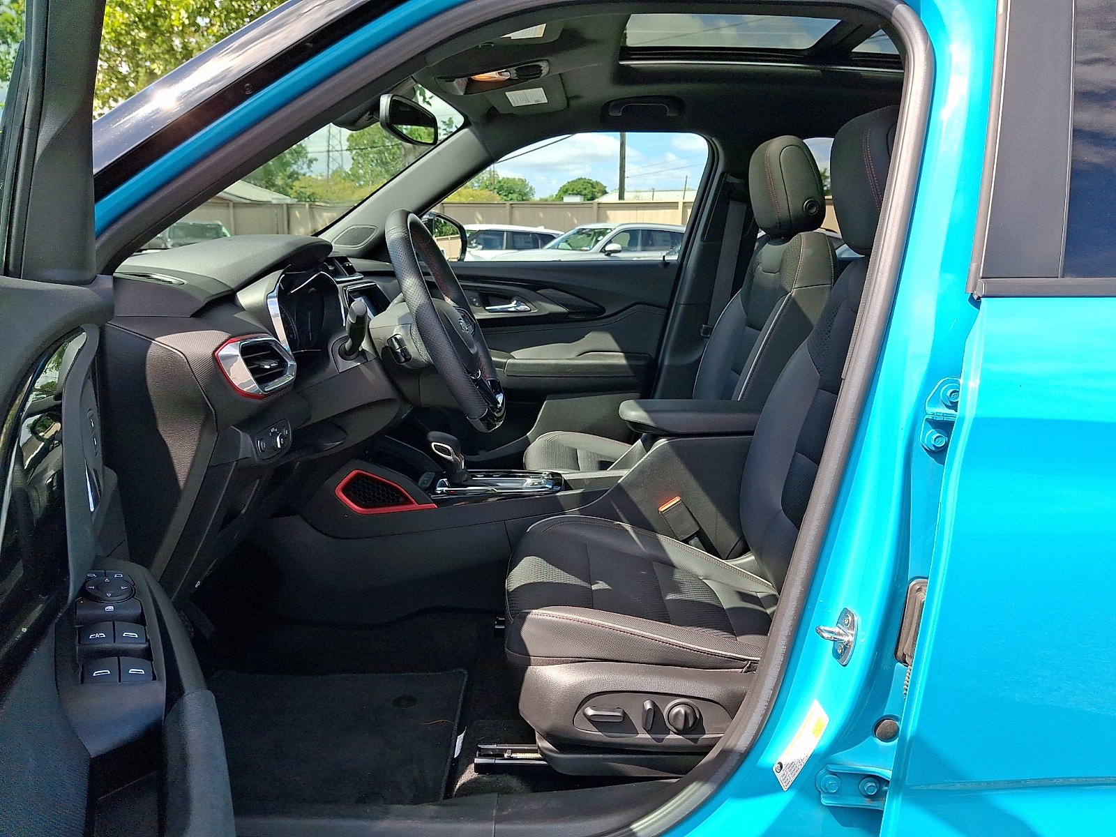 Used 2022 Chevrolet TrailBlazer RS w/ Sun and Liftgate Package AWD/4WD image 15