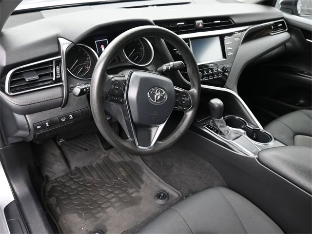 Used 2020 Toyota Camry LE image 10