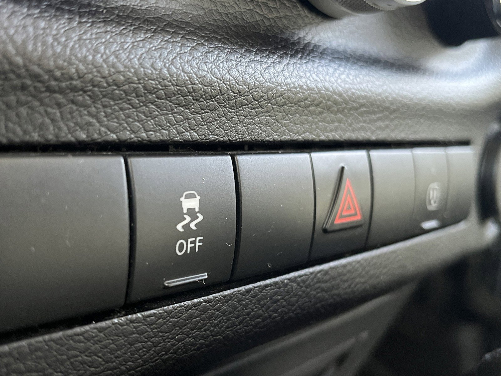 Used 2016 Jeep Wrangler Rubicon w/ Power Convenience Group AWD/4WD image 17