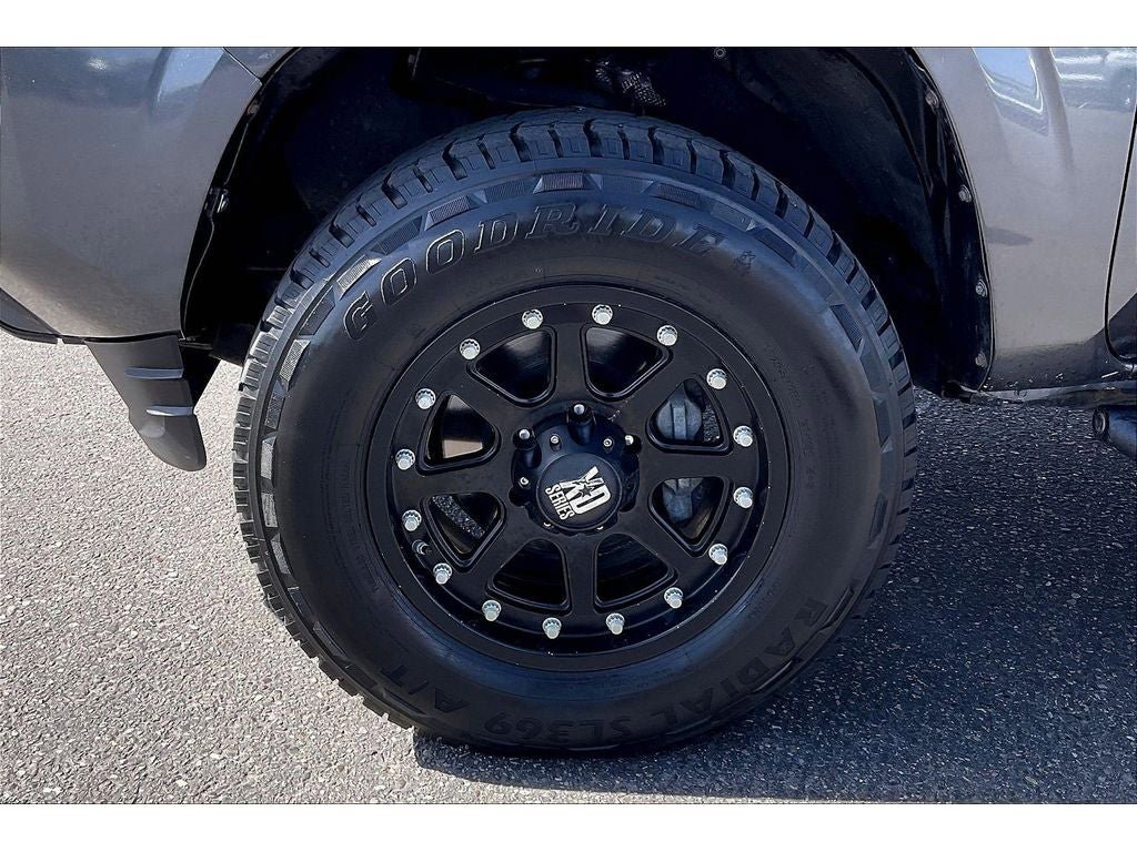 Used 2017 Toyota Tacoma SR w/ Tow Package AWD/4WD image 10