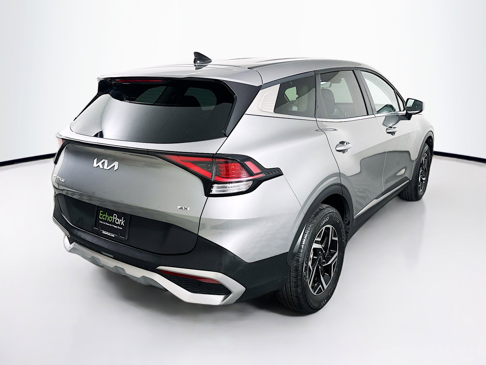 Used 2025 Kia Sportage LX image 9