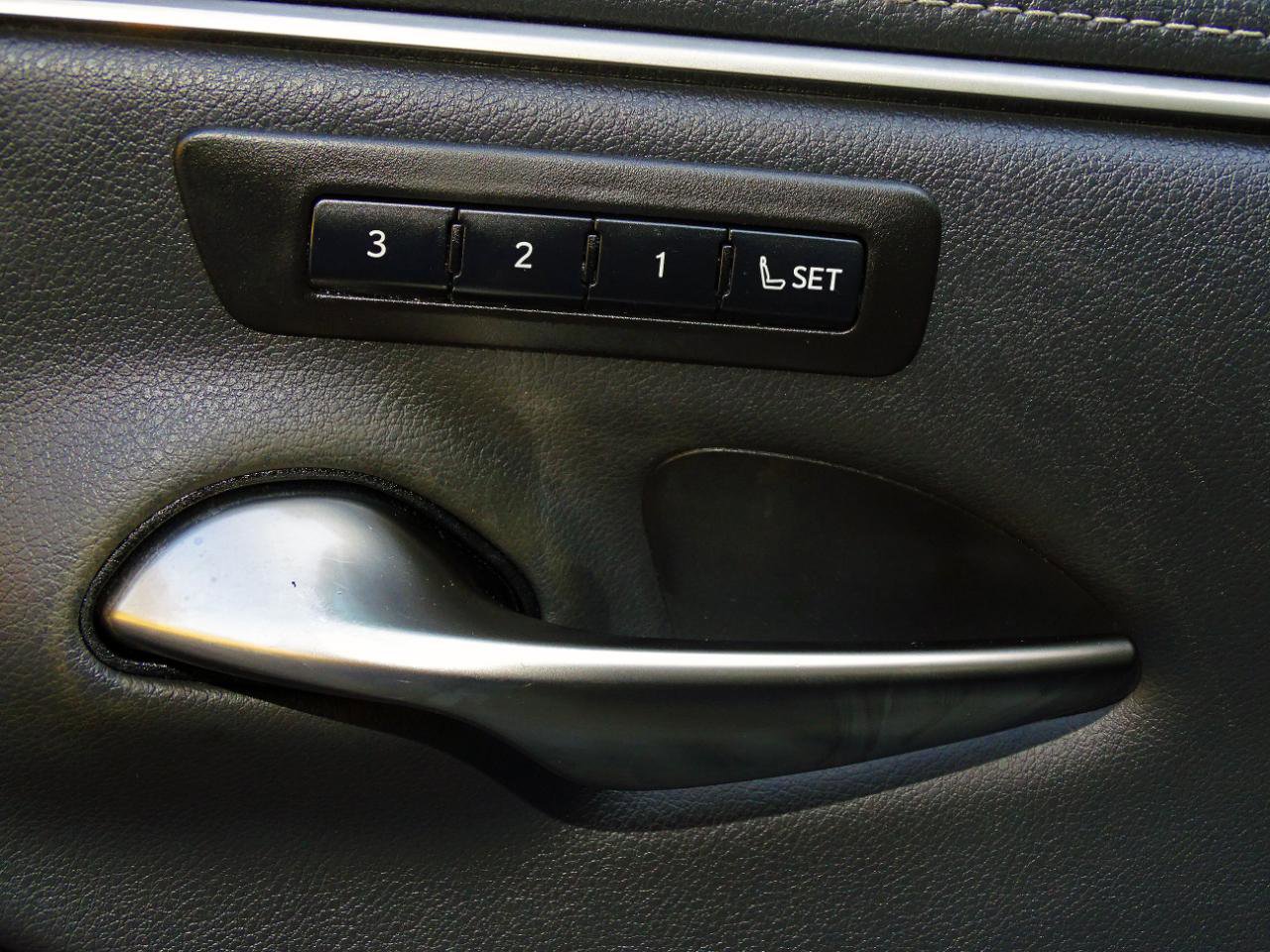 Used 2020 Lexus ES 350 w/ Premium Package image 15