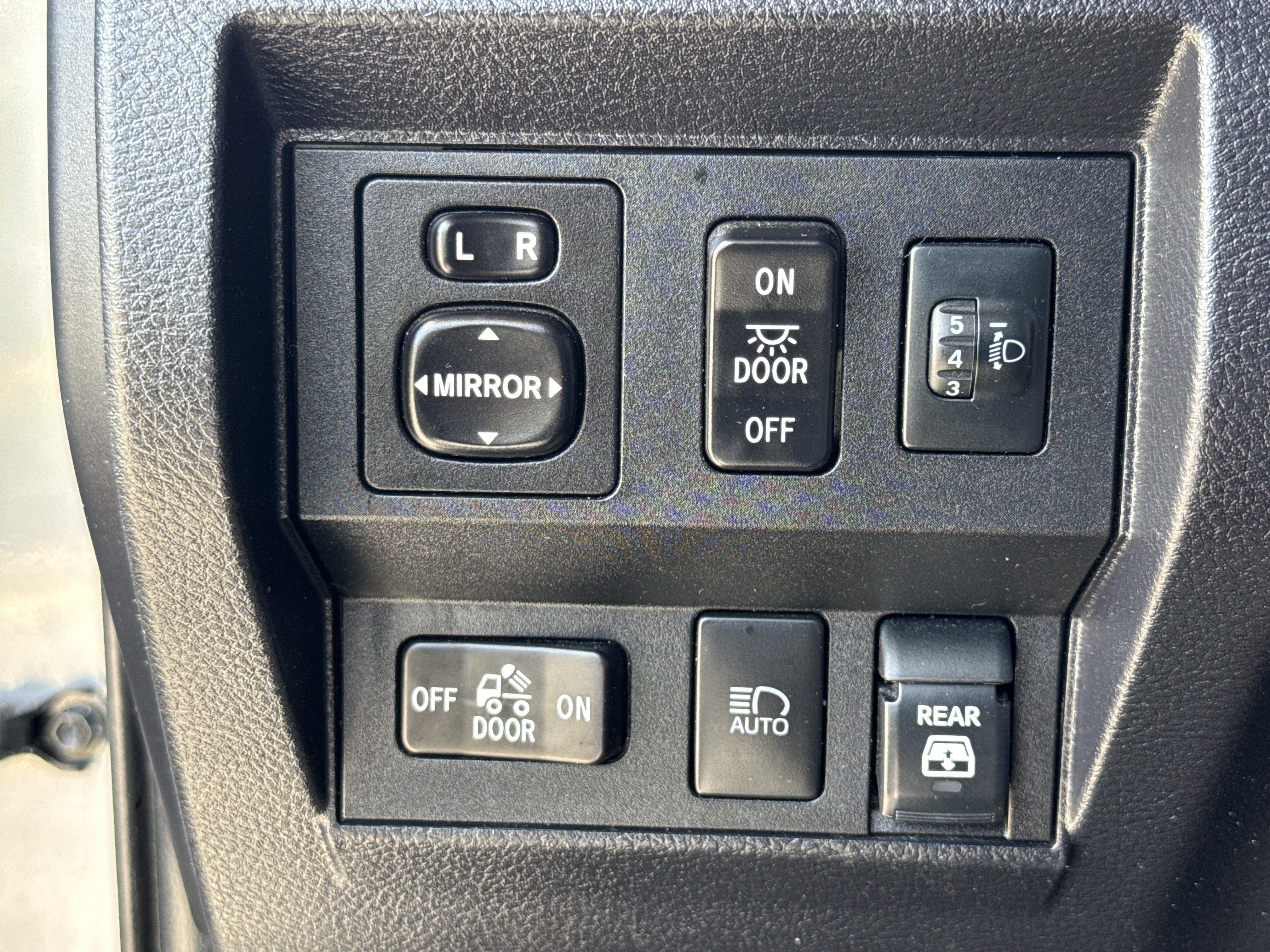 Used 2021 Toyota Tundra SR5 w/ TRD Off-Road Package AWD/4WD image 19
