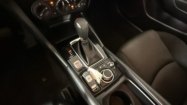 Used 2018 MAZDA MAZDA3 Sport FWD image 20