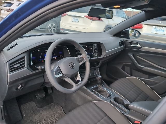 Used 2022 Volkswagen Jetta Sport image 8
