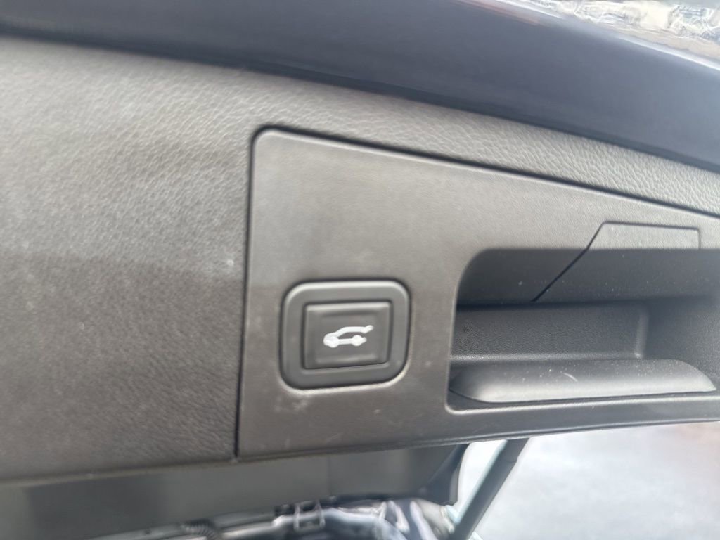 Certified 2022 Cadillac XT4 Sport image 11