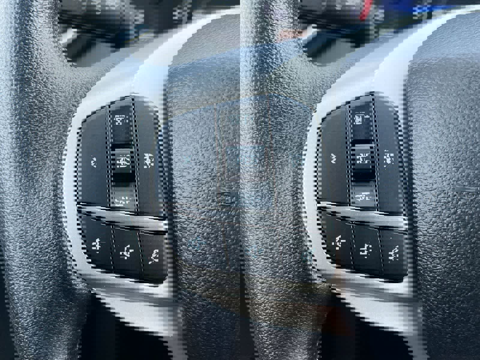 Used 2024 Ford Explorer XLT w/ Equipment Group 202A AWD/4WD image 23