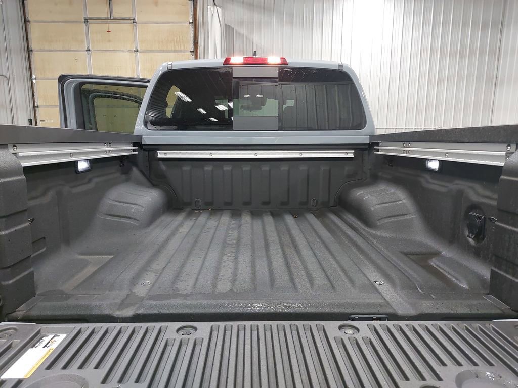 Certified 2025 Nissan Frontier PRO-4X w/ Pro Convenience Package image 12