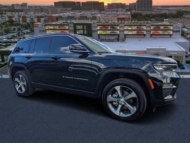 New 2025 Jeep Grand Cherokee Limited w/ Trailer Tow Package