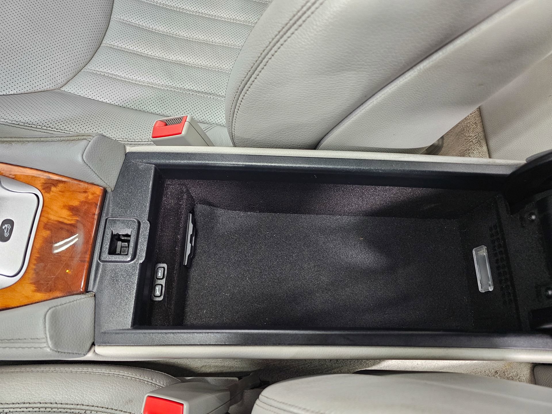 Used 2012 Mercedes-Benz SL 550 image 54