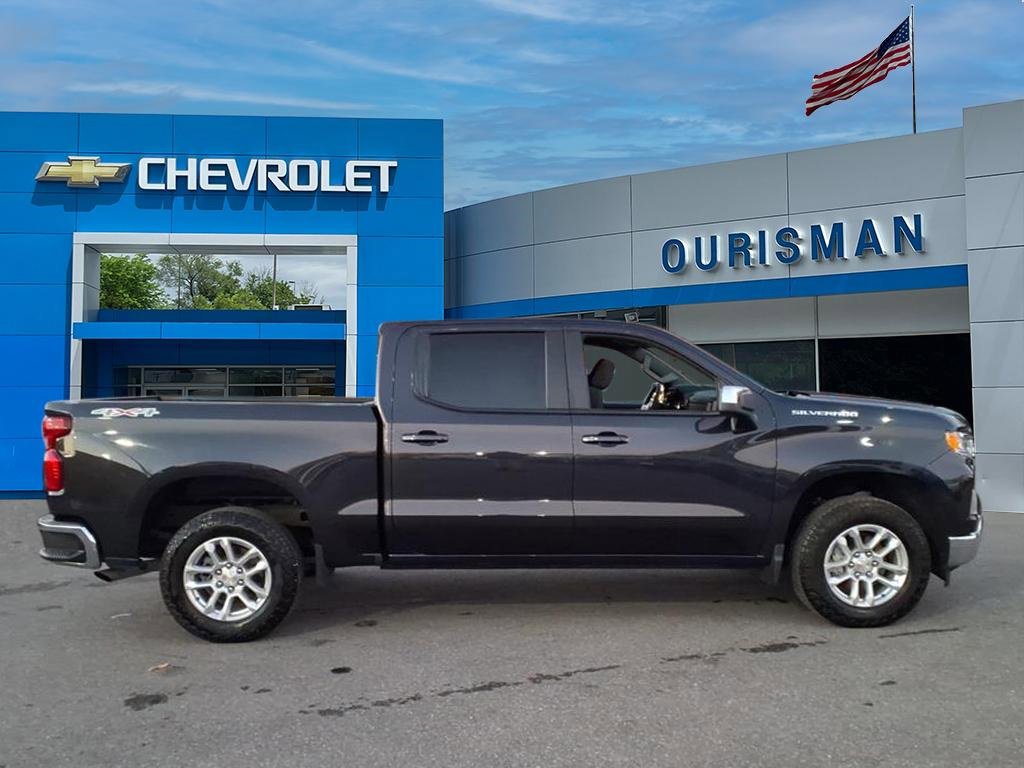 Used 2024 Chevrolet Silverado 1500 LT image 2