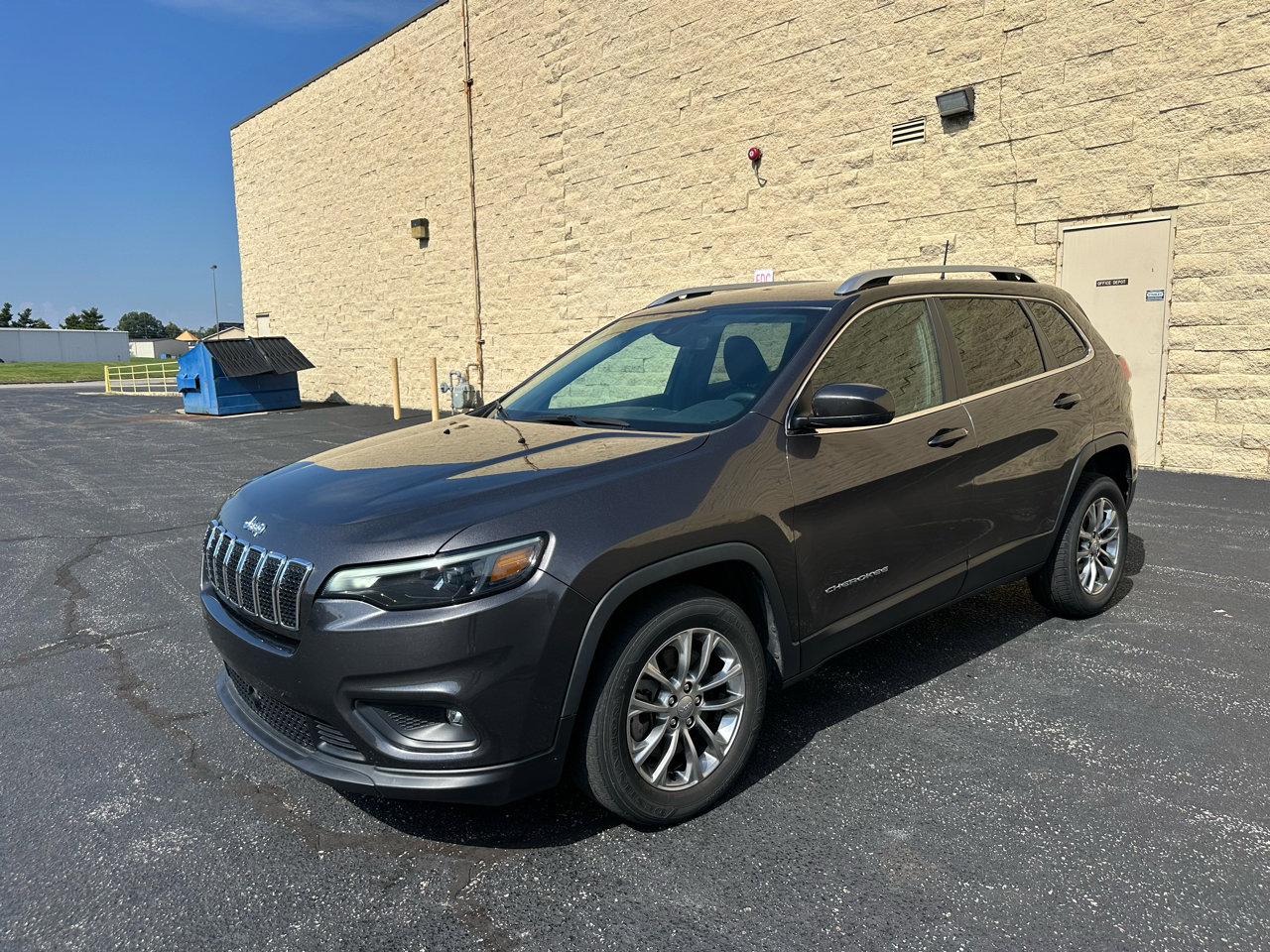 Used 2021 Jeep Cherokee Latitude Plus w/ Mopar Interior Package