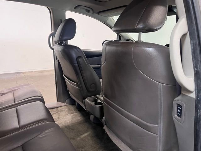 Used 2014 Honda Odyssey Touring image 14