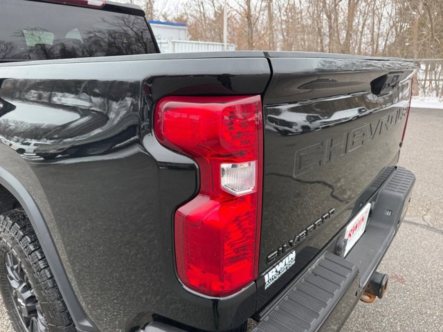 Used 2021 Chevrolet Silverado 2500 LT w/ Midnight Edition image 16