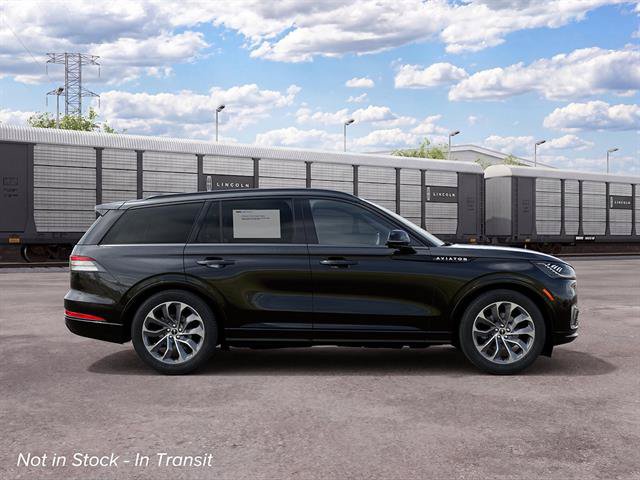 New 2027 Lincoln Aviator AWD image 5
