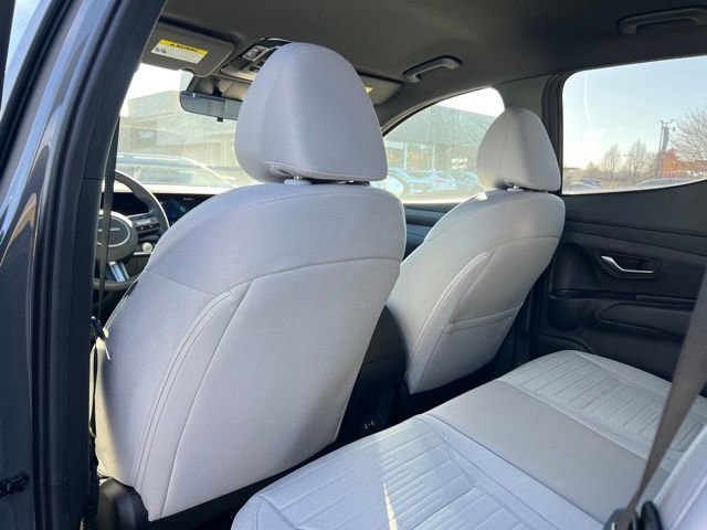 Certified 2025 Hyundai Santa Cruz SE image 13