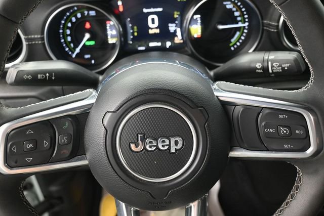 Used 2023 Jeep Wrangler Unlimited Sahara w/ Cold Weather Group AWD/4WD image 9