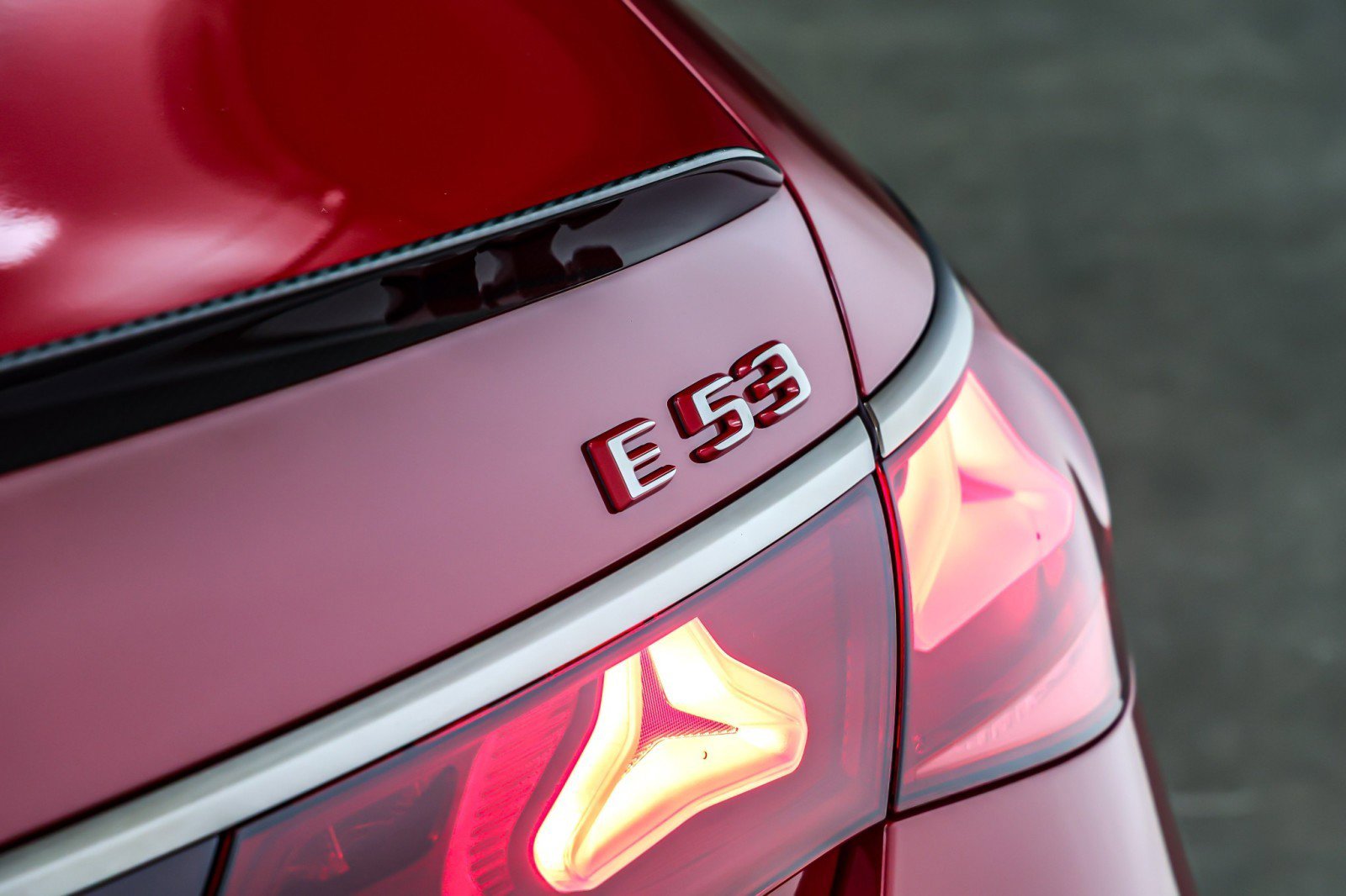 New 2026 Mercedes-Benz E 53 AMG e 4MATIC Sedan image 9