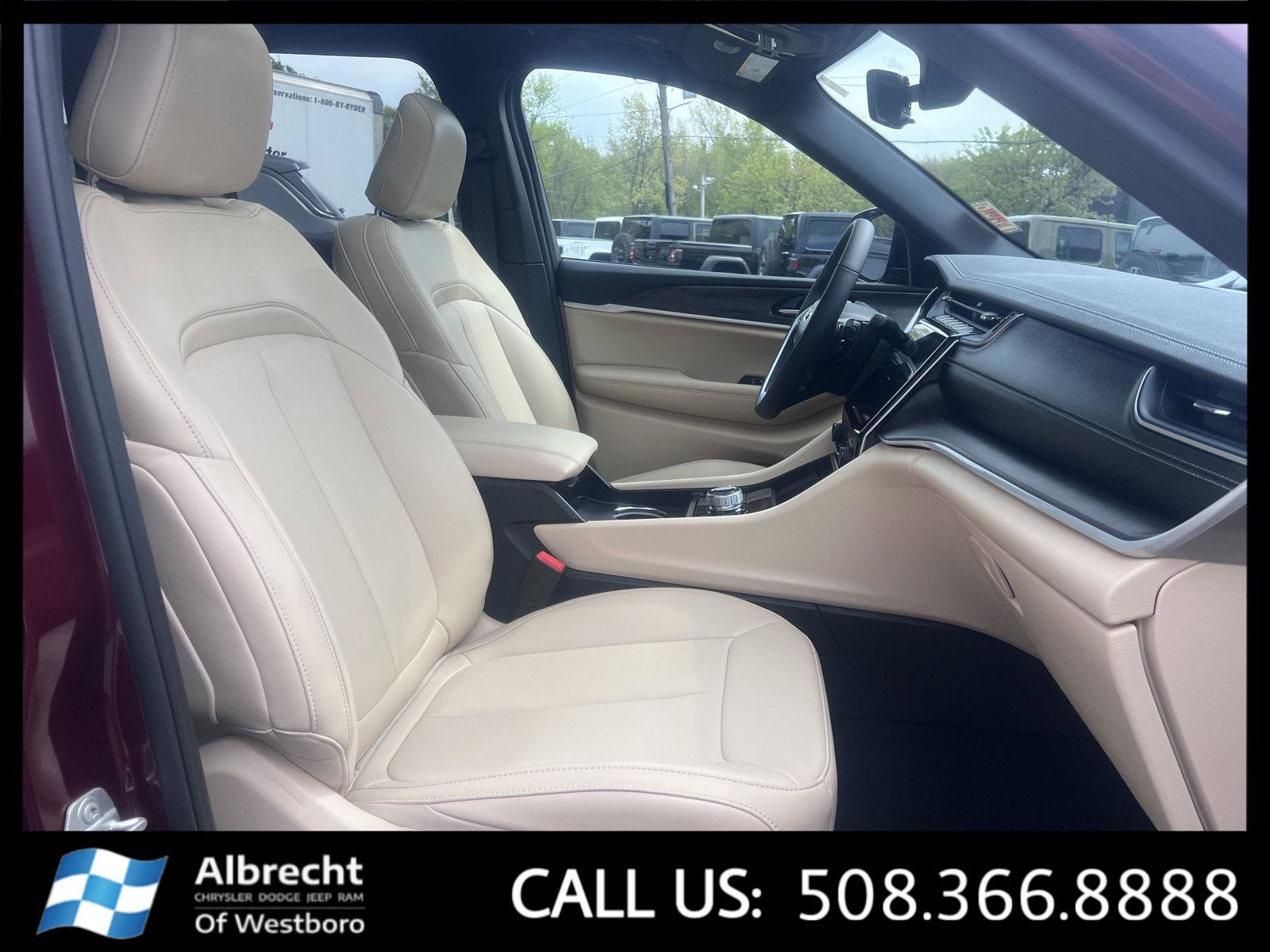 Used 2025 Jeep Grand Cherokee Limited AWD/4WD image 20