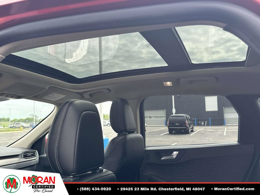 Used 2020 Ford Escape Titanium AWD/4WD image 14