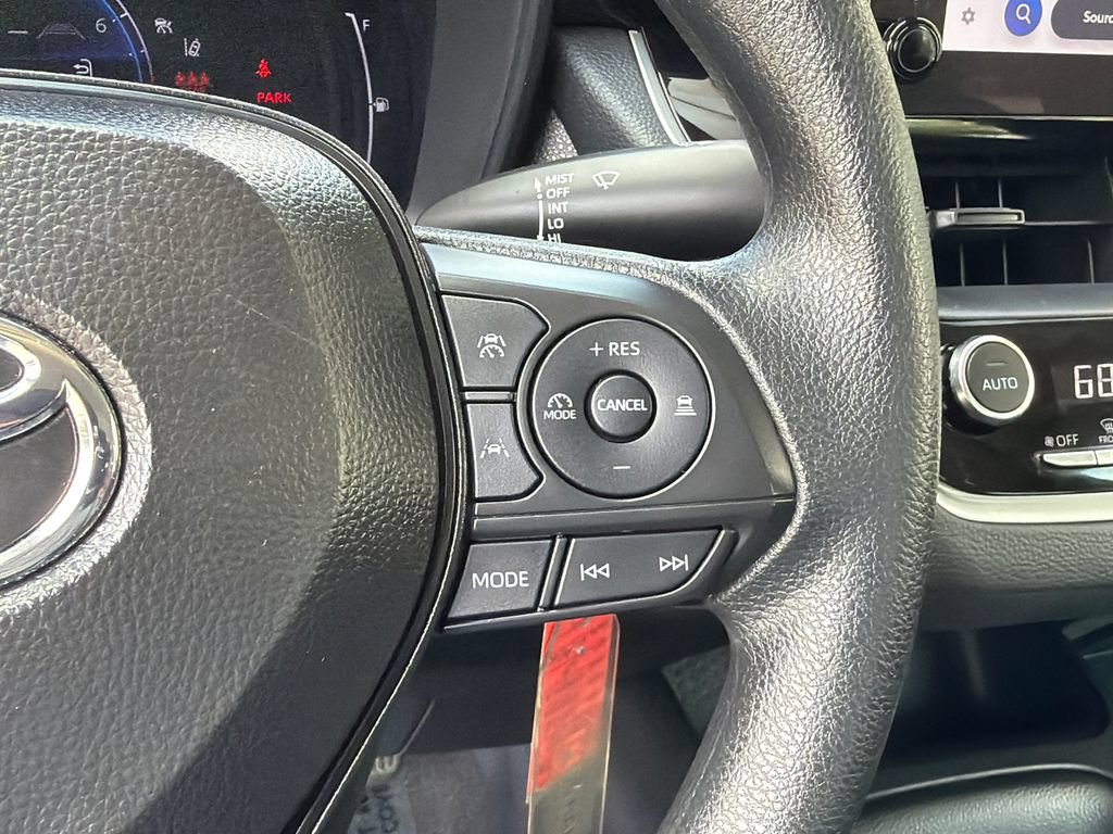 Used 2026 Toyota Corolla LE FWD image 24