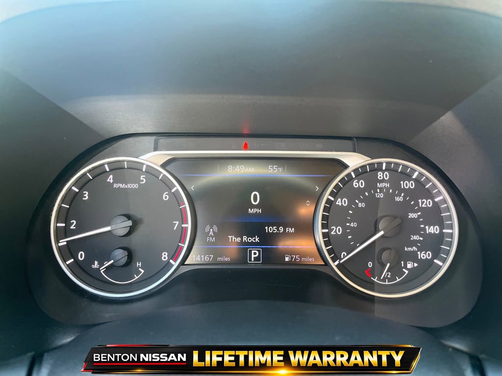 Used 2025 Nissan Sentra SV w/ SV Premium Package FWD image 14