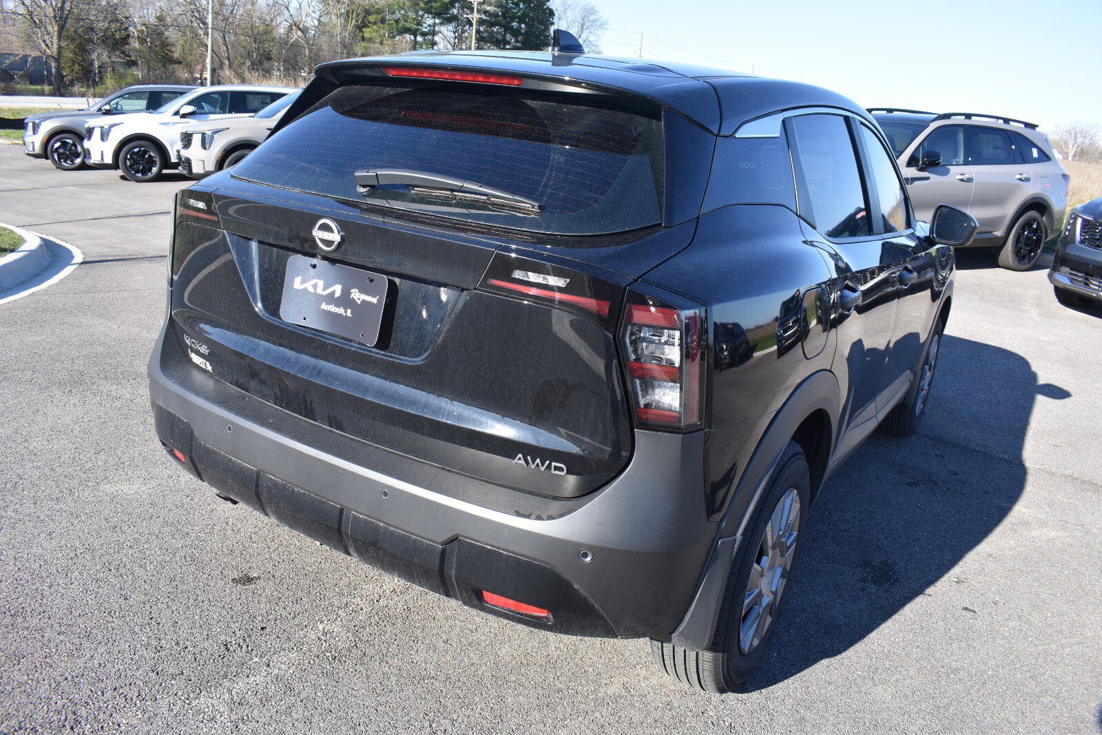 Used 2025 Nissan Kicks S image 3