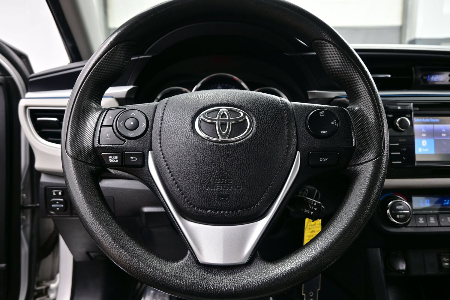 Used 2016 Toyota Corolla LE FWD image 24
