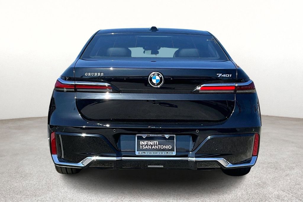 Used 2024 BMW 740i RWD image 6