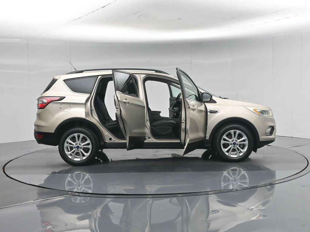 Certified 2017 Ford Escape SE w/ Equipment Group 201A FWD image 5