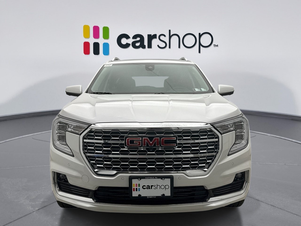 Used 2024 GMC Terrain Denali w/ Denali Premium Package AWD/4WD image 8