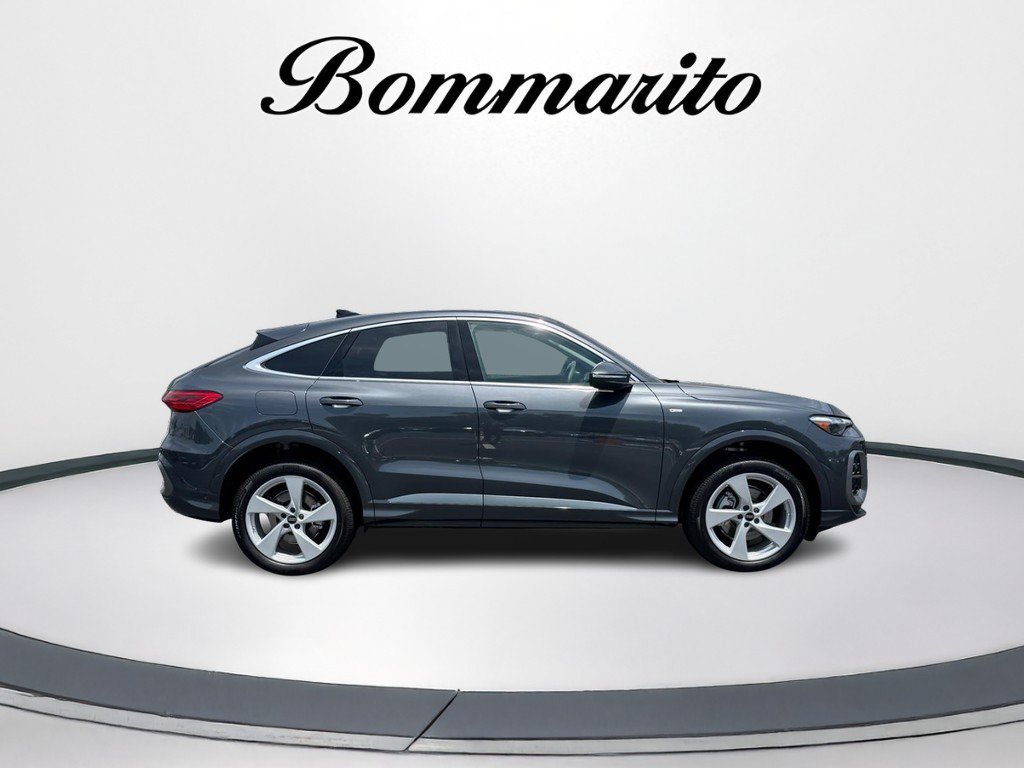 Used 2026 Audi Q5 Premium Plus w/ Premium Plus AWD/4WD image 2