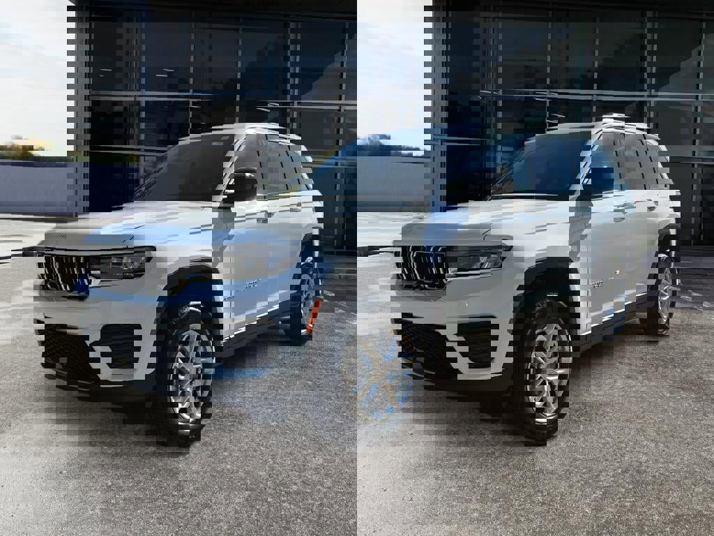 New 2025 Jeep Grand Cherokee Laredo X image 3