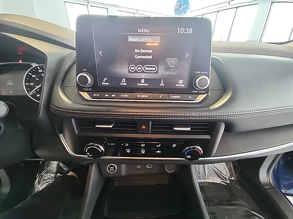 Used 2023 Nissan Rogue S image 32