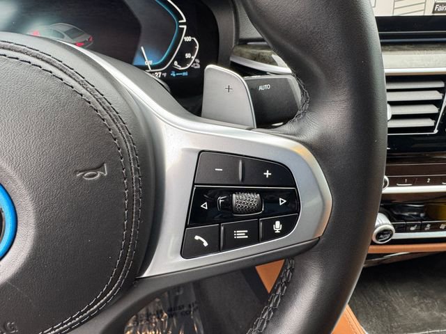 Used 2023 BMW 530e w/ M Sport Package image 23