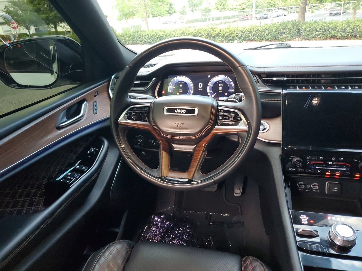 Used 2023 Jeep Grand Cherokee Summit w/ Adv Protech Group IV AWD/4WD image 11