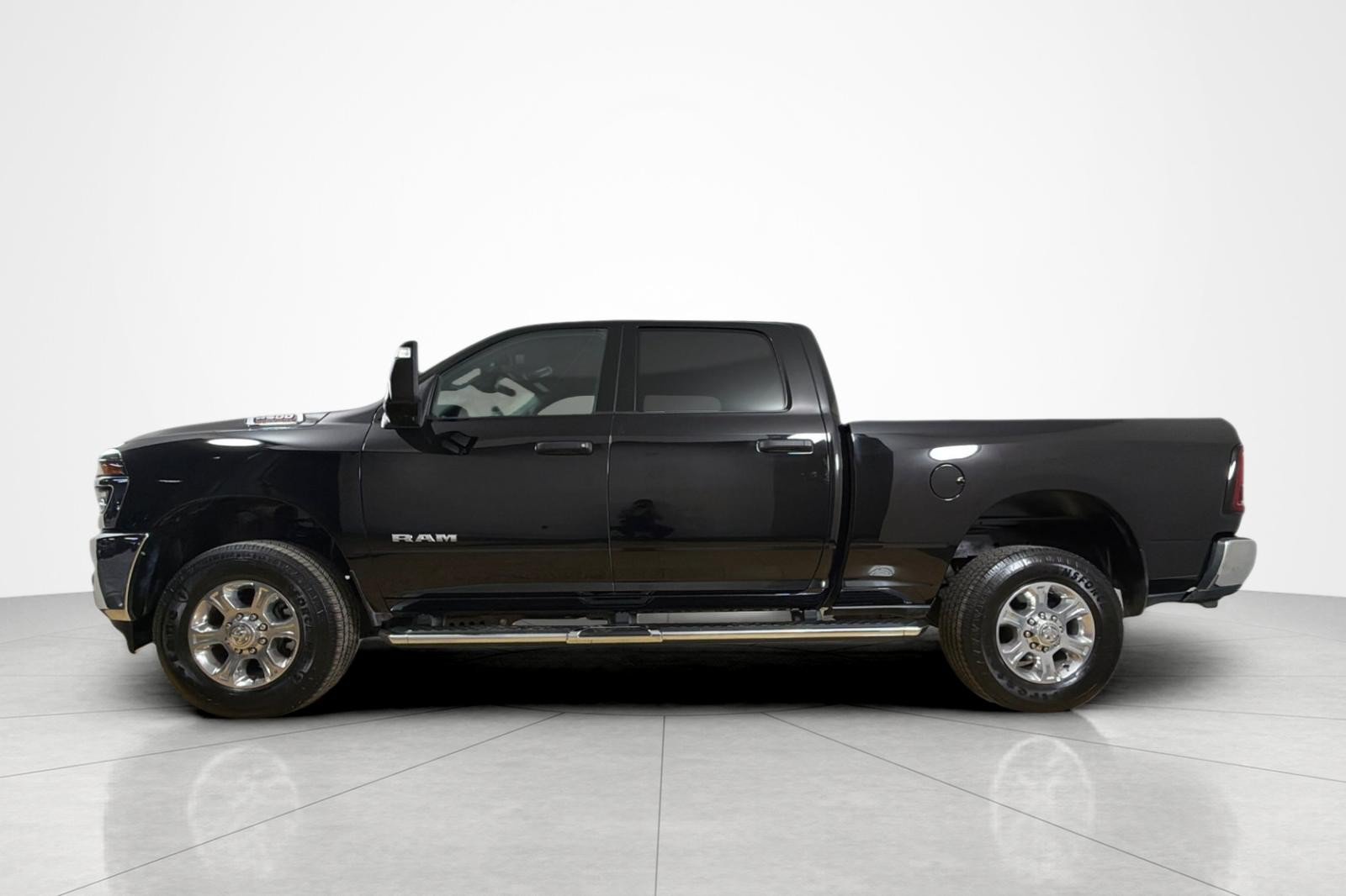 Used 2026 RAM 2500 Big Horn AWD/4WD image 2