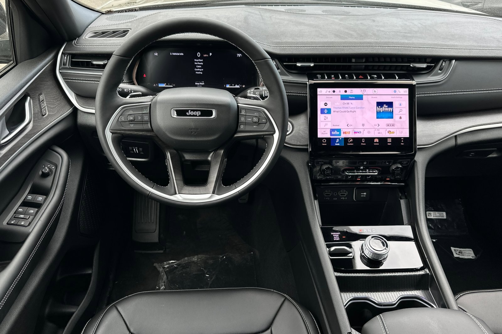 New 2025 Jeep Grand Cherokee L Limited w/ Black Appearance Package image 13